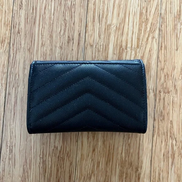 YSL SAINT LAURENT CASSANDRE MATELASSÉ SMALL ENVELOPE WALLET IN GRAIN LEATHER - Picture 4 of 6